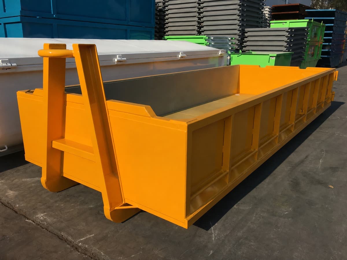 Rib sided hooklift bin in yellow